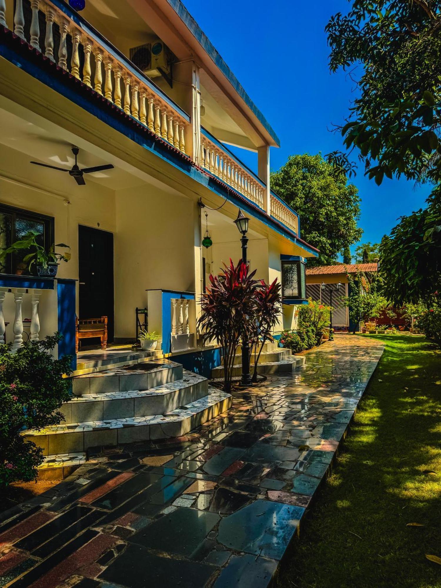 1Bhk Suites With Kitchen & Pool By Goaround Homes At 瓦加托 外观 照片