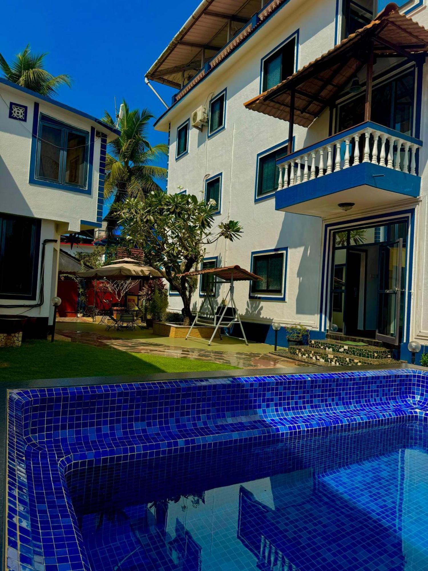 1Bhk Suites With Kitchen & Pool By Goaround Homes At 瓦加托 外观 照片